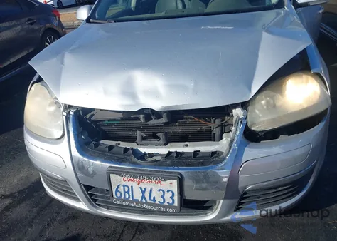 2008 Volkswagen Jetta Se/Sel z USA, uszkodzony, nr VIN 3VWRZ71K48M033580